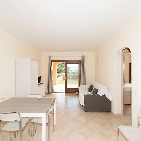 With Pool 5min From