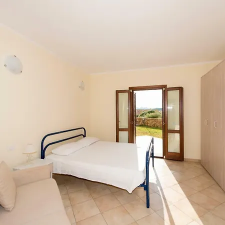Lejlighed With Pool 5min From Golfo Aranci